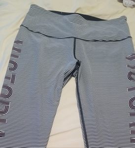 VICTORIA SECRET SPORT LEGGINS!! NEW NEVER WORN. SIZE L women